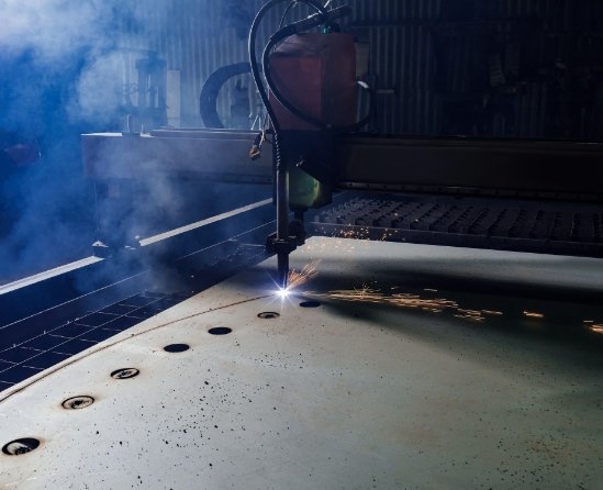 Découpe laser acier, inox et aluminium à Jœuf Pliage industriel de tôle métallique à Jœuf